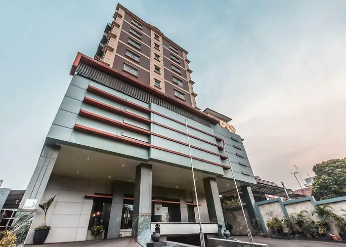 Oyo 1475 Alia Matraman Syariah Near Rs Premier Jatinergara Hotel Jakarta